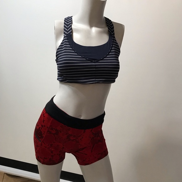 lululemon athletica Tops - Lululemon sports bra size 10
